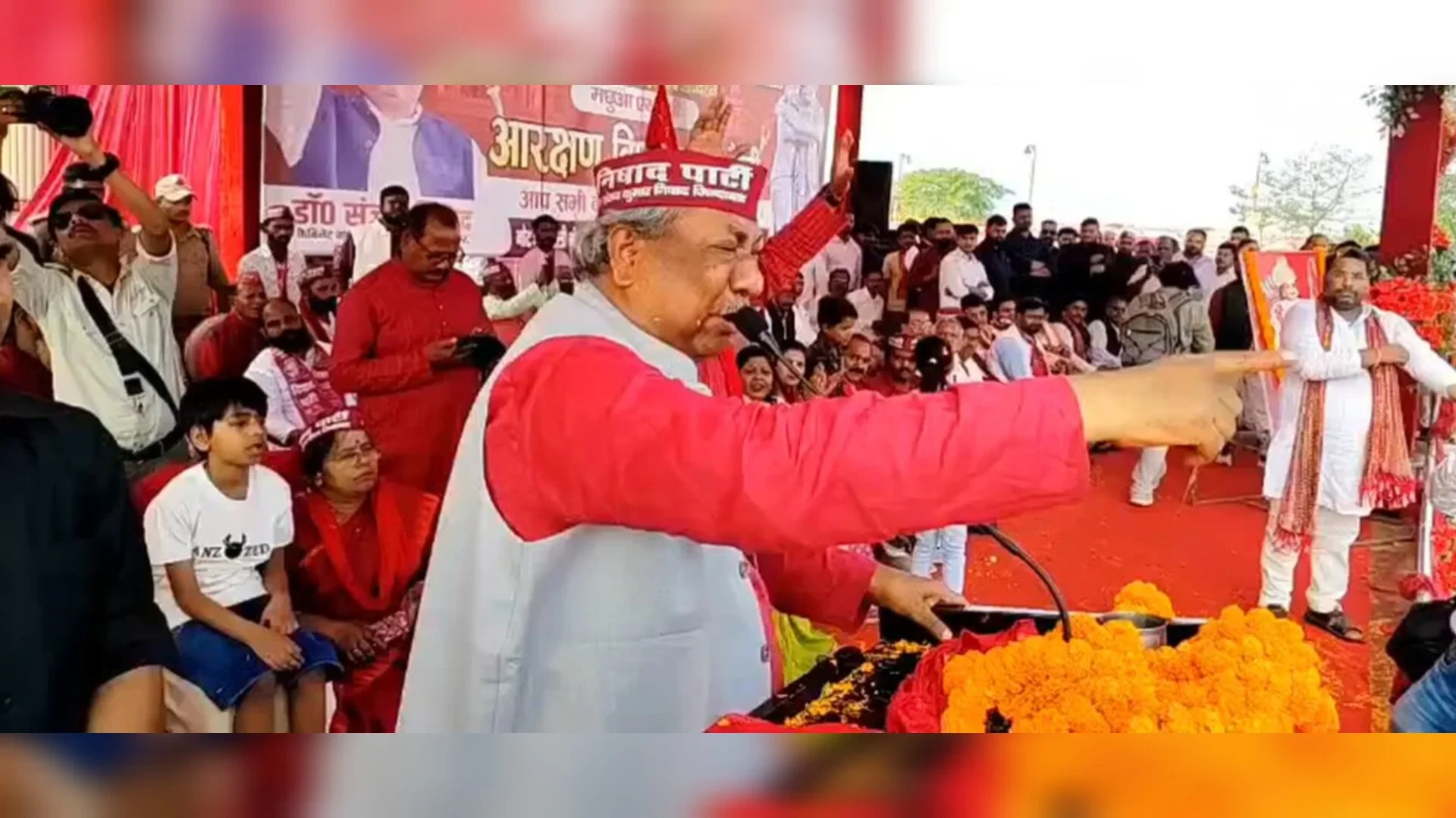 ‘मेरा मंत्री पद ले लो, समाज को आरक्षण दे दो’, कहते-कहते रो पड़े संजय निषाद