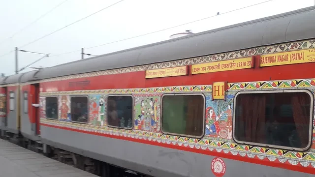 बिहटा: इंजन फेल होने से राजधानी एक्सप्रेस का परिचालन बाधित, यात्री परेशान