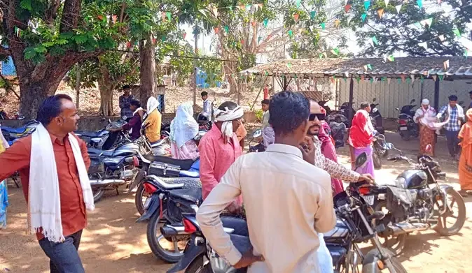 बिजली विभाग की लापरवाही से खैरवाही में घरों के उपकरण जलकर खाक