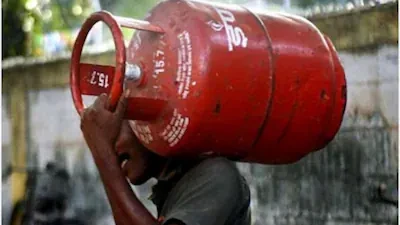 गैस बुकिंग पर आया नया अपडेट, अब 35 दिन बाद मिलेगा सिलिंडर