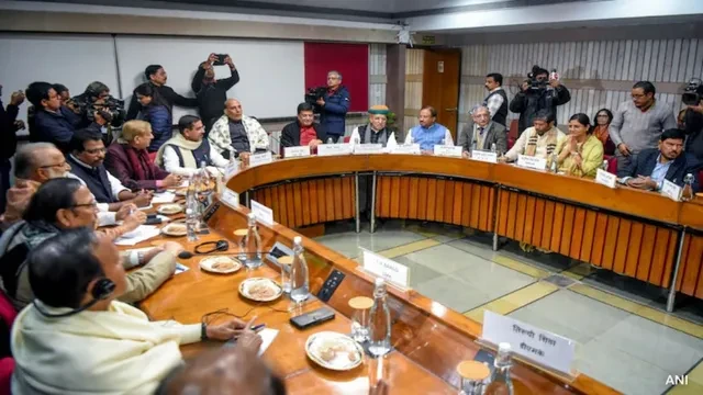 पश्चिम एशिया संकट पर विपक्ष का साथ चाहती है सरकार, बुलाई सर्वदलीय बैठक