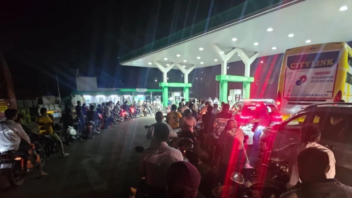 मध्य प्रदेश में पेट्रोल-डीजल अफवाह से हड़कंप, प्रशासन ने जताई शांति की अपील