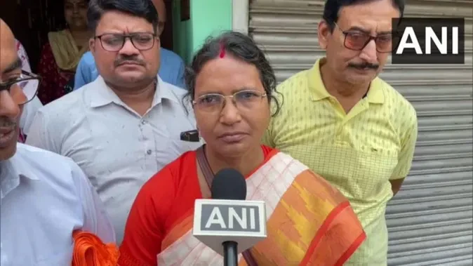 ‘मैं नहीं, पानीहाटी की जनता जीतेगी’- चुनाव मैदान में उतरीं आरजी कर कांड की पीड़िता की मां