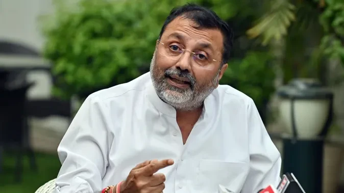 सोनिया गांधी के स्वास्थ्य पर राजनीति? निशिकांत दुबे ने राहुल गांधी को घेरा