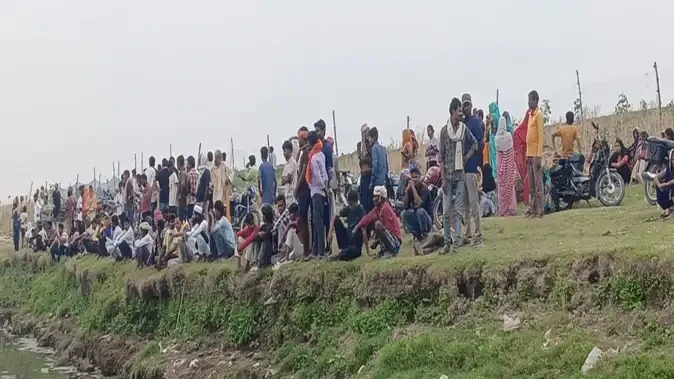 गंगा घाट पर स्नान के दौरान हादसा, चार बच्चे बहे, दो की तलाश जारी