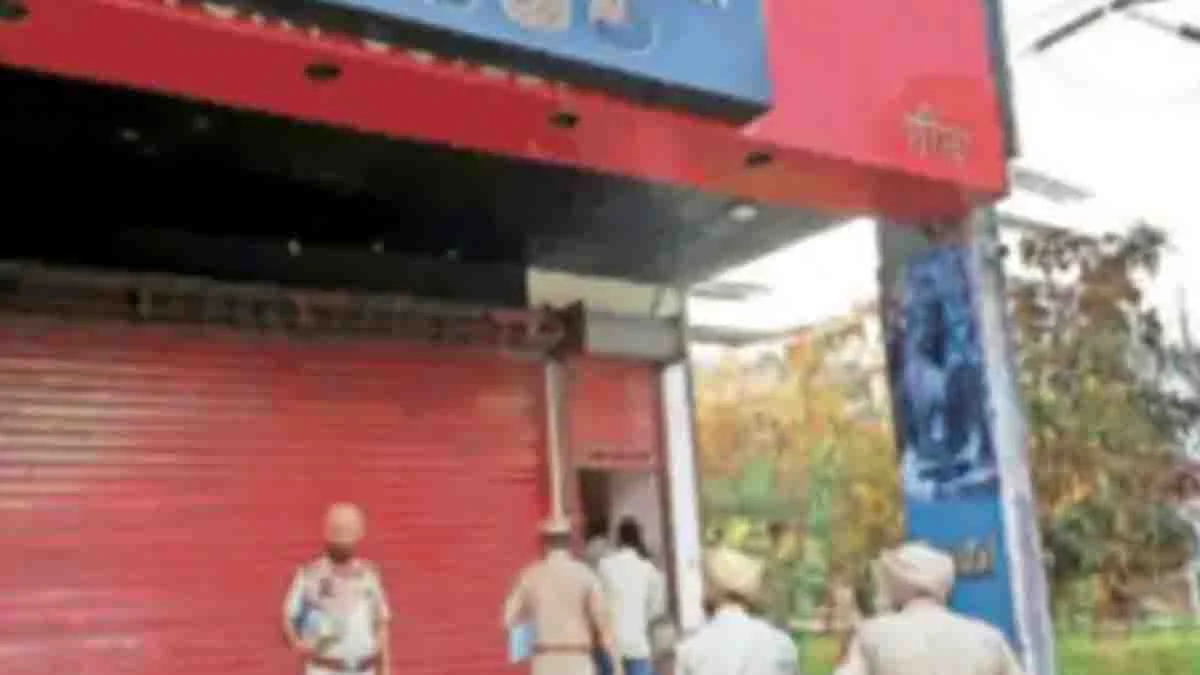 जालंधर में स्पा सेंटर में रेड करने पहुंची पुलिस को संचाक ने बनाया ‘बंधक’