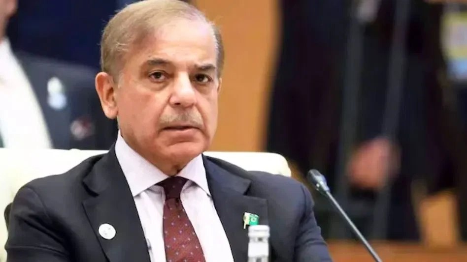 पाकिस्तान में तेल संकट के बीच सप्ताहांत में लागू होगा स्मार्ट लॉकडाउन