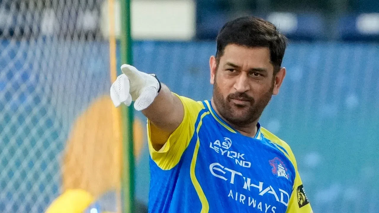 धोनी के फैंस को बड़ा झटका, 3 नहीं बल्कि इतने मैचों तक बाहर रहेंगे माही