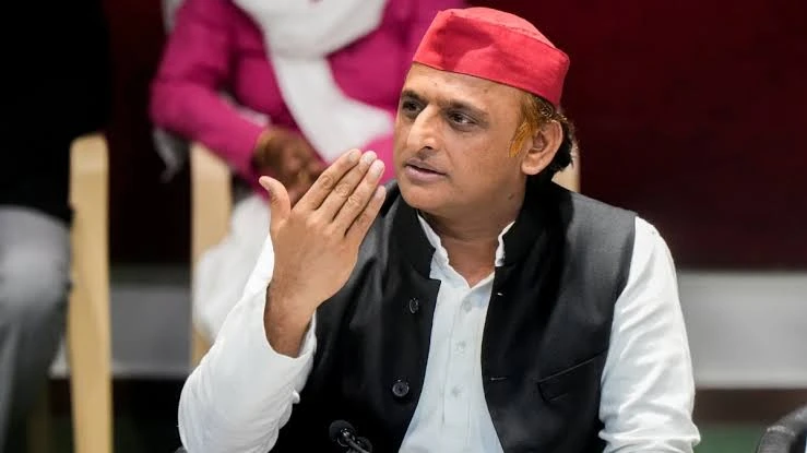 भाजपा की नीतियों से देश की अर्थव्यवस्था संकट में: अखिलेश यादव