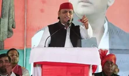 भाजपा सरकार में कुशल अधिकारियों को नहीं मिलती अहमियत: अखिलेश