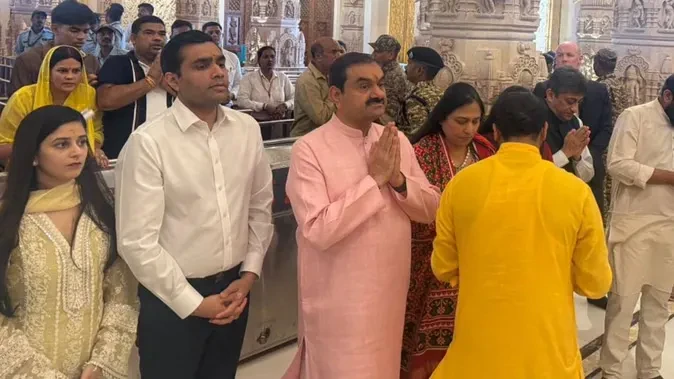 उद्योगपति गौतम अडानी ने अयोध्या में किया रामलला के दर्शन