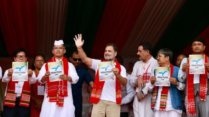 असम चुनाव: राहुल गांधी ने कांग्रेस का 11-बिंदुओं वाला घोषणा पत्र किया जारी