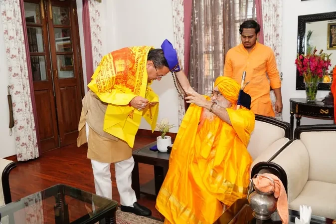 केदारनाथ धाम के रावल ने सीएम धामी से की मुलाकात