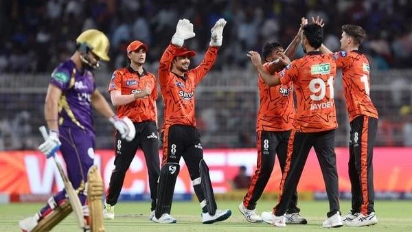 SRH की धमाकेदार जीत: KKR को 65 रन से हराकर खोला खाता