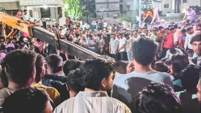 नासिक में दर्दनाक सड़क हादसा: कुएं में गिरी कार, एक ही परिवार के 9 लोगों की मौत