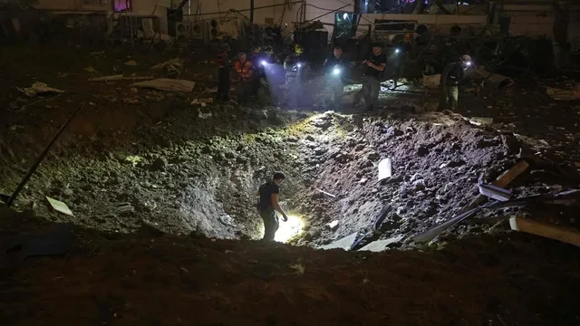 ईरानी मिसाइल हमले के बाद मध्य इजराइल में बिजली गुल, 1 घायल