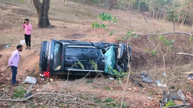 बांका में कार और बाइक की भिड़ंत, तीन की मौत और चार घायल