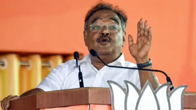 'सत्ता में आए तो लव जिहाद और लैंड जिहाद पर लगाएंगे पूरी लगाम': समीक भट्टाचार्य