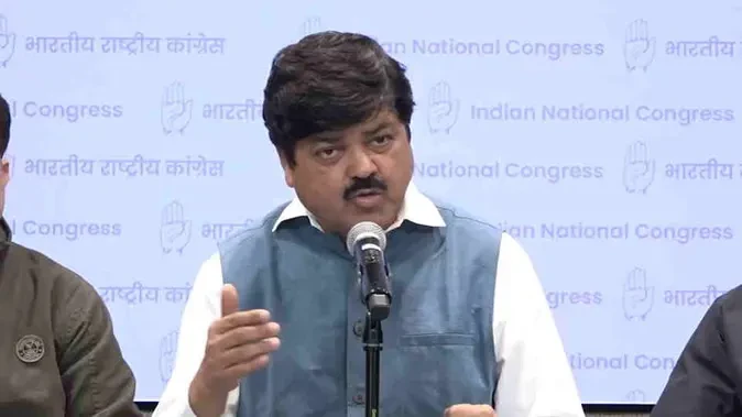 उत्तराखंड: चुनावी मोर्चे पर अकेले पड़ गए कांग्रेस के कमांडर, नेताओं की खींचतान से घमासान