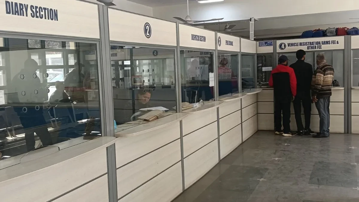 सोलन आरएलए फर्जीवाड़ा: दो क्लर्क और चार एजेंट गिरफ्तार, करोड़ों के लेनदेन का पर्दाफाश