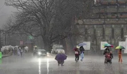 पश्चिमी विक्षोभ का असर: यूपी के कई जिलों में बारिश, तापमान में गिरावट