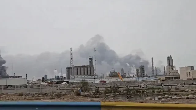 इजरायल ने ईरान के सबसे बड़े पेट्रोकेमिकल जोन पर किया हमला, 5 की मौत