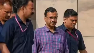 दिल्ली हाईकोर्ट पहुंचे केजरीवाल, खुद को आबकारी घोटाला मामले से हटाने की मांग