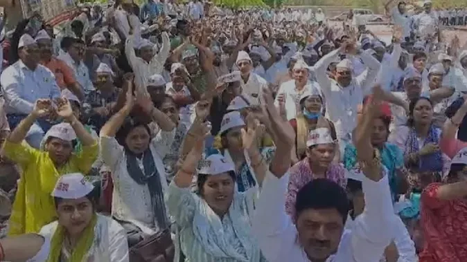 यूपी शिक्षक संघ एकजुट का ऐलान: सेवा सुरक्षा बहाली न हुई तो हड़ताल तय