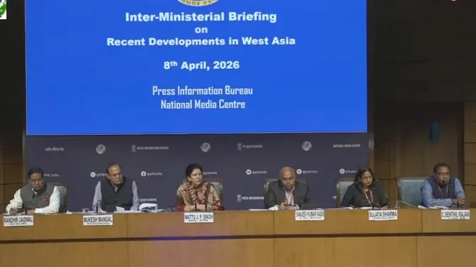 पश्चिम एशिया तनाव के बीच भारत ने किया आश्वस्त, ऊर्जा और नागरिक सुरक्षा पूरी तरह सुरक्षित