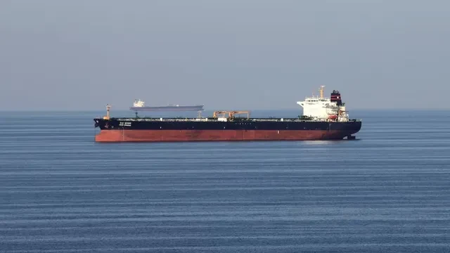 लेबनान पर इजरायली हमलों के बाद ईरान ने फिर बंद किया होर्मुज स्ट्रेट