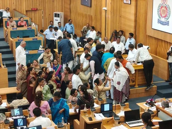 भारी पड़ा रुबीना को ‘भाड़ में जाए कांग्रेस’ का बयान, कांग्रेस ने भेजा निष्कासन का प्रस्ताव