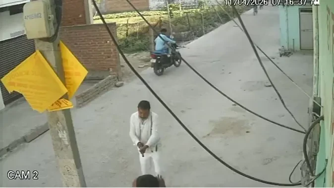 मिर्जापुर में पूर्व प्रधान की गोली मारकर हत्या, सीसीटीवी में कैद वारदात