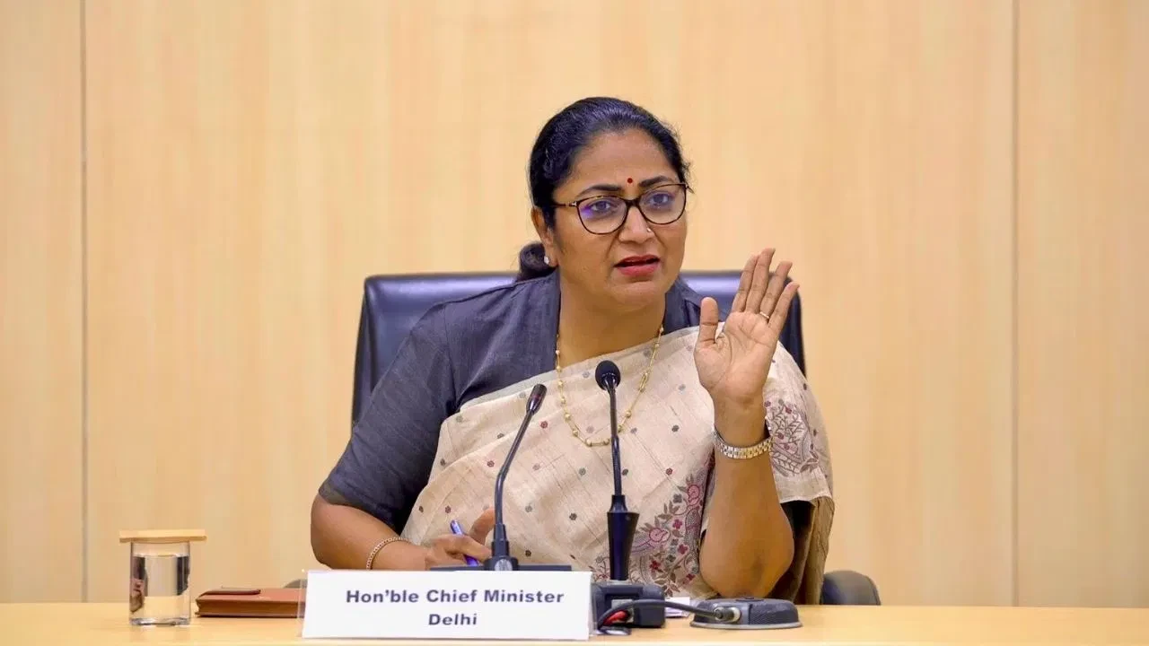 दिल्ली में EV पॉलिसी 2026 का ड्राफ्ट जारी, जानिए क्या मिलेगा फायदा