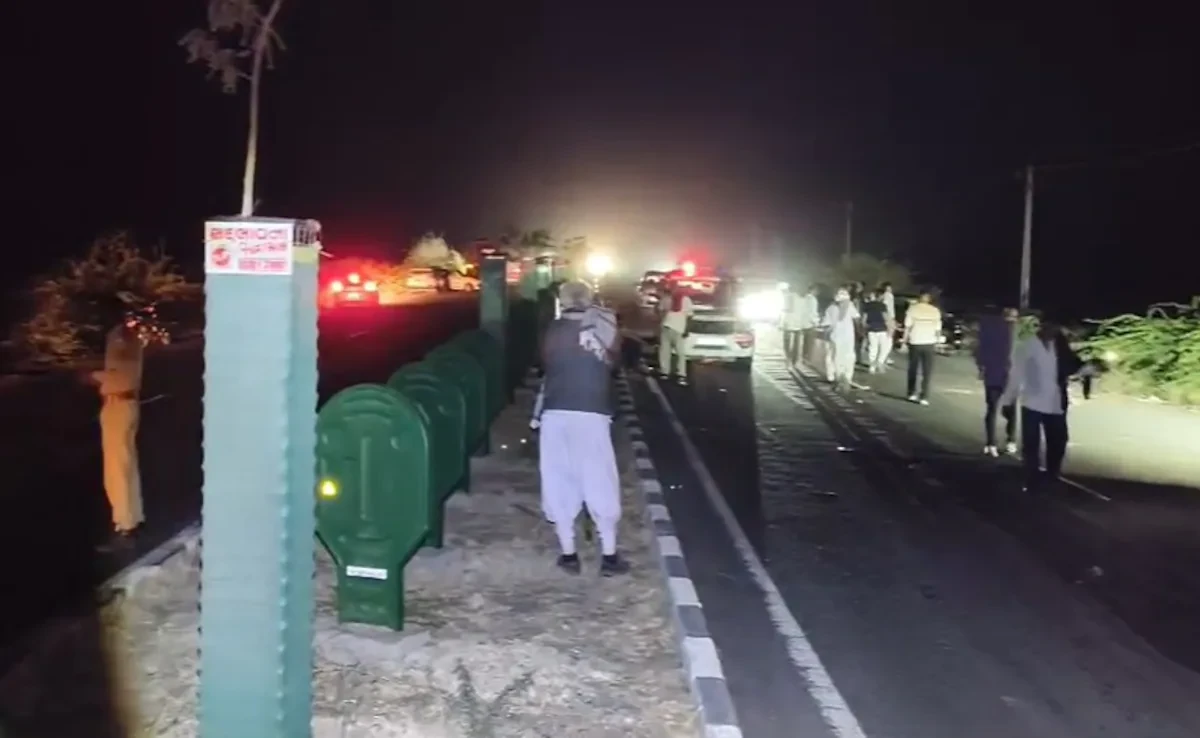 गुजरात के सुरेंद्रनगर में दर्दनाक हादसा, ट्रक ने तीर्थयात्रियों को कुचला, 7 की मौत