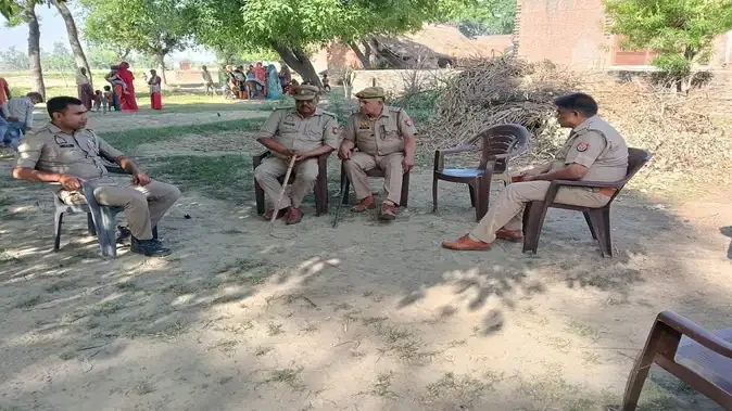 पीलीभीत में आंबेडकर प्रतिमा हटाने से तनाव, गांव में पुलिस तैनात