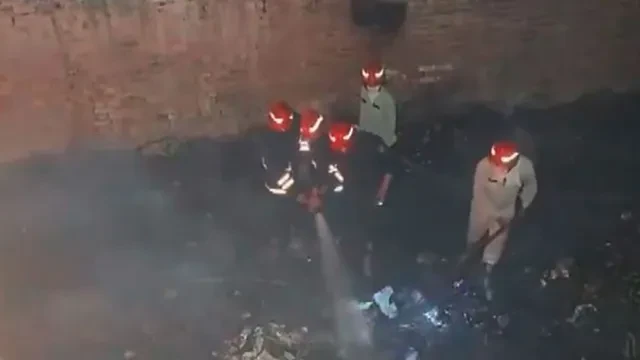 रोहिणी में झुग्गियों में भीषण आग, एक ही परिवार के तीन लोगों की मौत