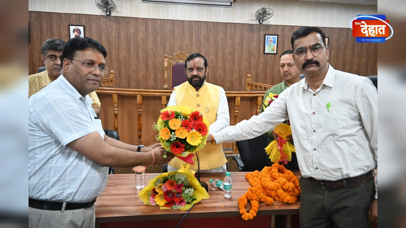 मुज़फ्फरनगर: नगर पालिका में समीक्षा बैठक, कर्मचारियों ने उठाए गंभीर मुद्दे