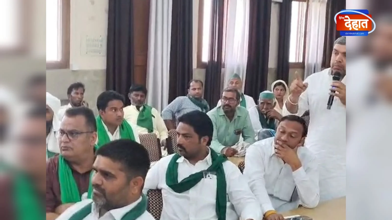 मुज़फ्फरनगर: समाधान दिवस में भावुक पल, किसान ने मांगी आत्महत्या की अनुमति