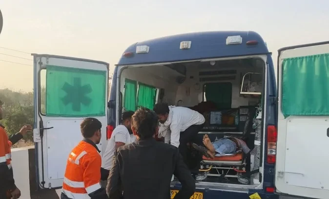 कानपुर में दर्दनाक सड़क हादसा, अज्ञात वाहन की टक्कर से 3 की मौत