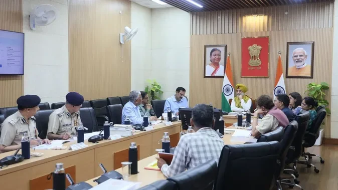 दिल्ली फायर सर्विस की समीक्षा, एलजी ने आधुनिकीकरण पर दिया जोर