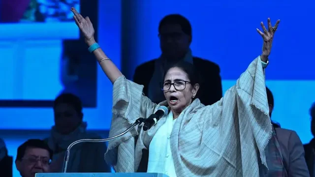 भाजपा बंगाल में चुनावों के दौरान बम लगाने की ताक में, ममता बनर्जी का बीजेपी पर बड़ा आरोप