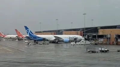 दिल्ली में खराब मौसम से उड़ानें प्रभावित, इंडिगो ने जारी की एडवाइजरी