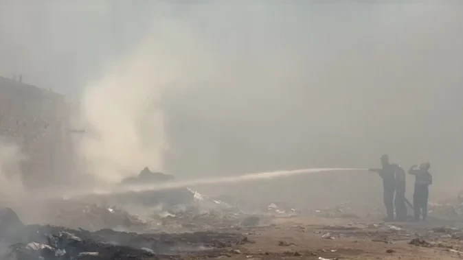 जालंधर में कबाड़ गोदाम में भीषण आग, 80 झुग्गियां जलकर खाक