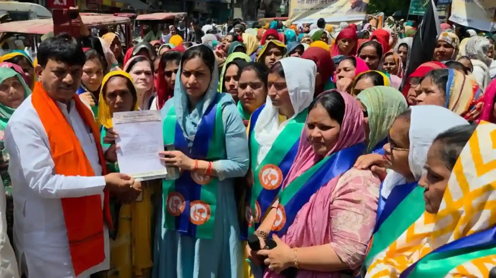 मुज़फ़्फ़रनगर में शक्ति प्रदर्शन, महिला आरक्षण के समर्थन में सड़कों पर उतरीं महिलाएं