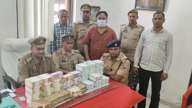 वाराणसी कैंट स्टेशन पर 16 लाख नकदी बरामद, यात्री से पूछताछ