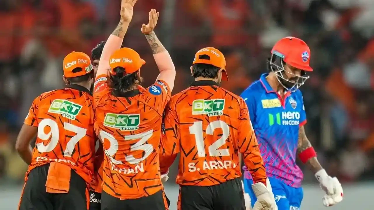 SRH vs DC: अभिषेक शर्मा का तूफानी शतक, हैदराबाद ने दिल्ली को 47 रन से हराया