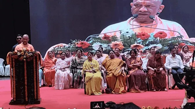 विपक्ष ने हमेशा महिलाओं के अधिकारों को रोका: सीएम योगी