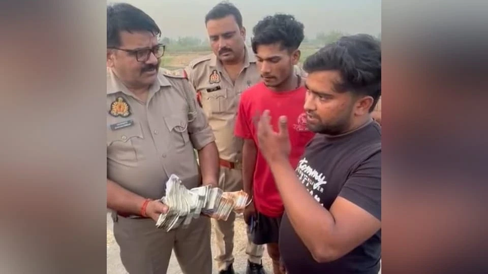 शामली में हाईवे पर मिला कैश का ‘खजाना’, 4 लाख रुपये बरामद