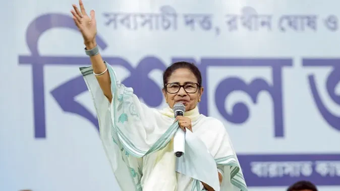 “बंगाल में जन्म लिया, वहीं रहूंगी, दिल्ली तक होगी लड़ाई”: ममता बनर्जी