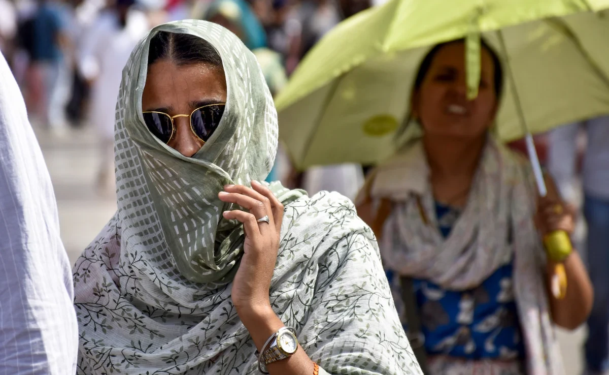 अप्रैल में ही तपने लगी दिल्ली, तापमान 41.9°C पार, लू का अलर्ट जारी